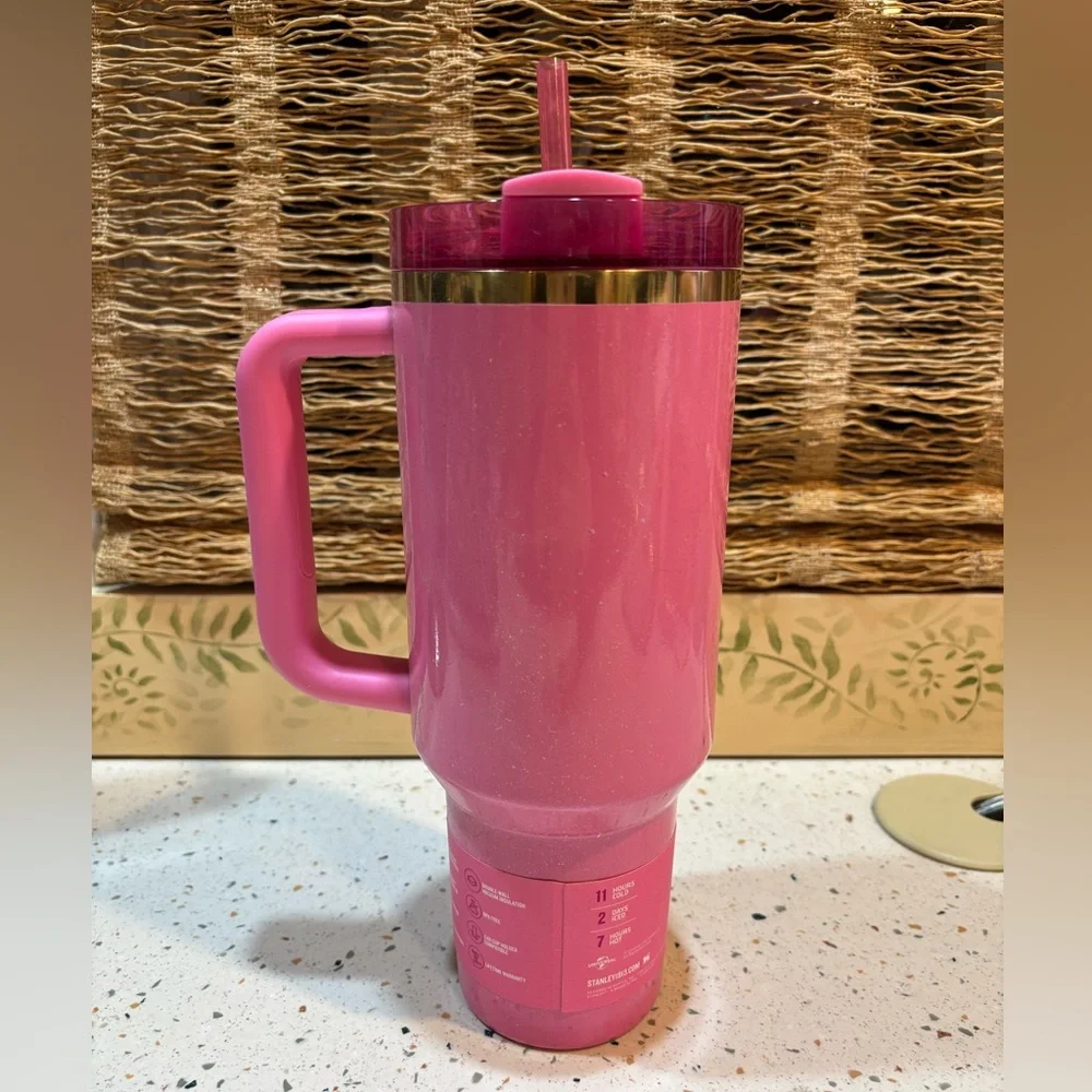 Stanley x Glinda Wicked 40 oz Quencher H2.0 Tumbler – Pink Glitter LTD - Picture 5 of 13